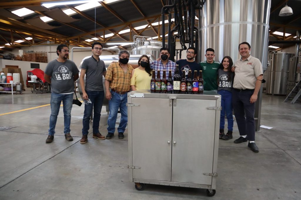 Primer equipo de producción artesanal de La Bru